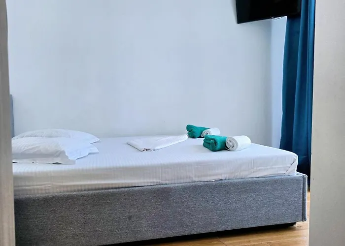 Roses-endless Summer Apartment *